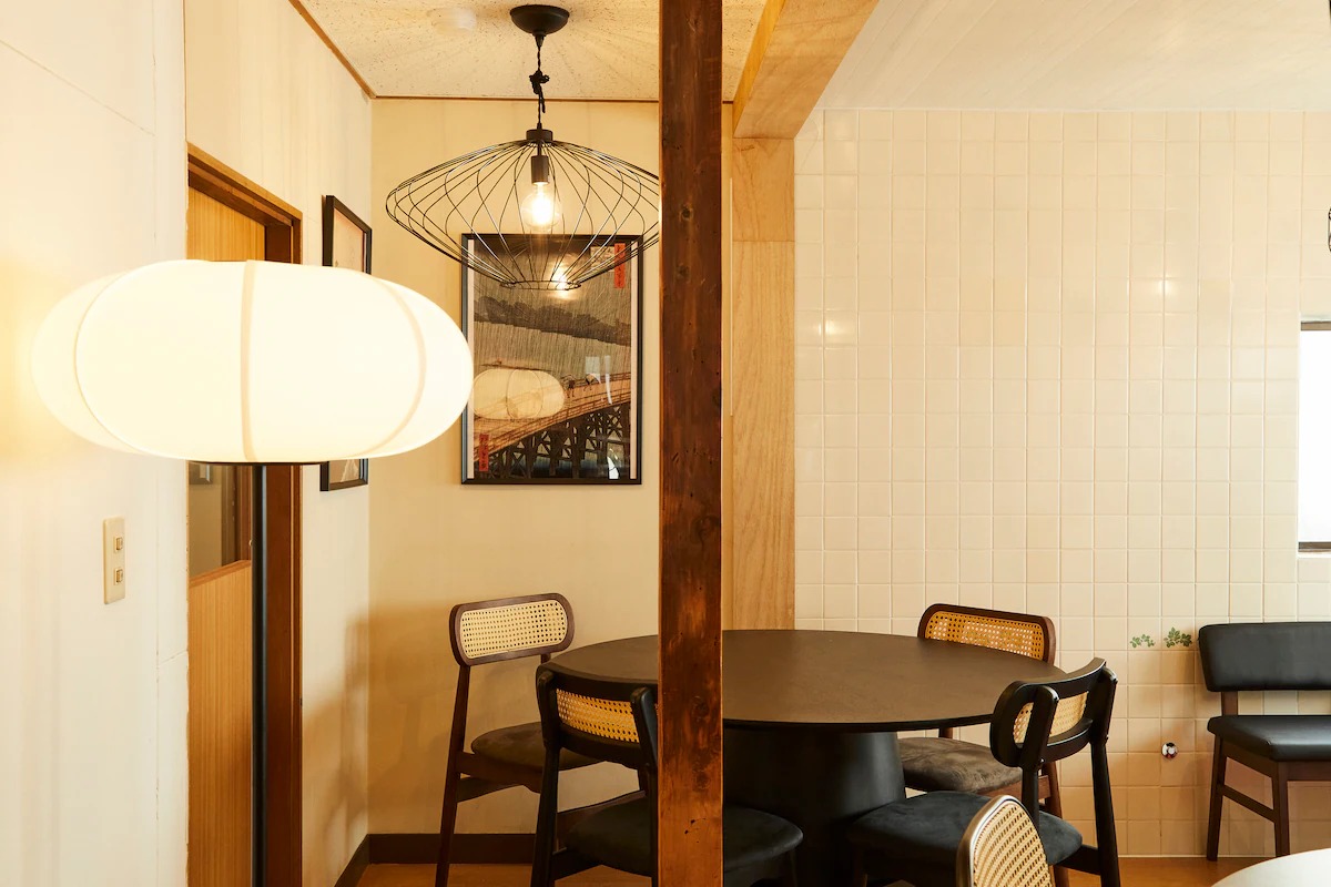 「日進月歩」ダイニング