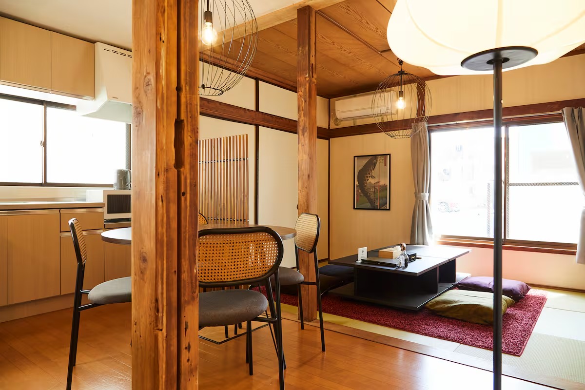 「日進月歩」リビングダイニング