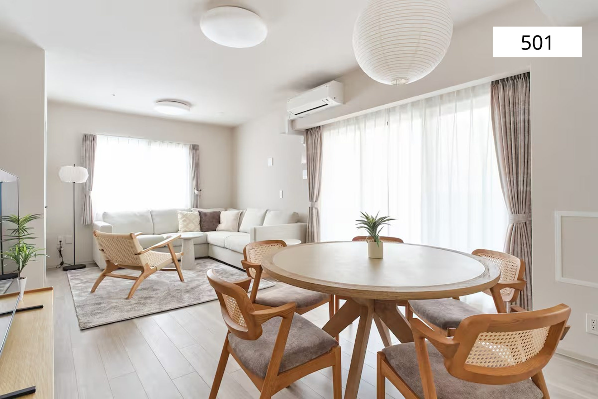 「CITY HOME CENTRIC SAPPORO NAKAJIMAKOEN 501」リビングダイニング