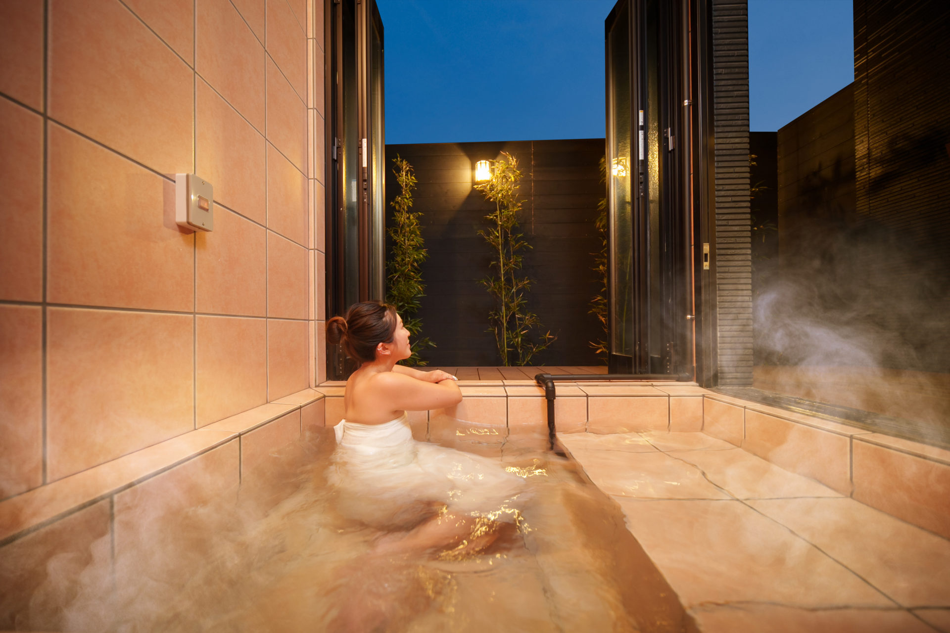 「湯宿 風の音」露天風呂